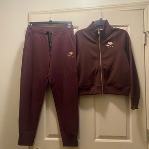 NEW (tried on but never worn) Nike Air Sweatsuit